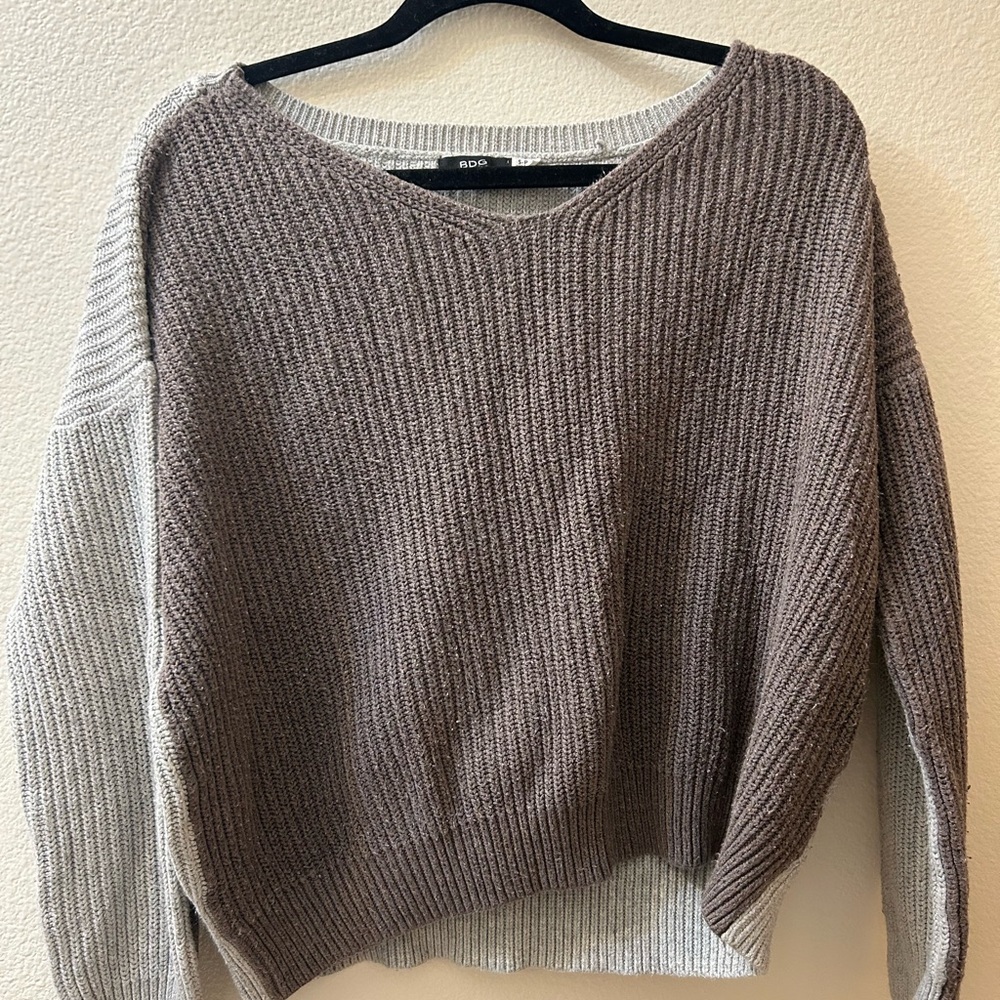 BDG Two-Tone Taupe & Light Gray V-Neck Sweater